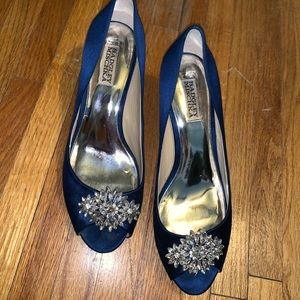 badgley mischka blue kitten heel